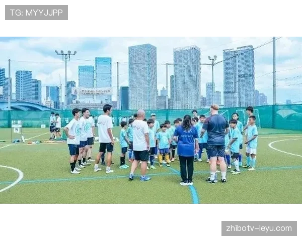 佩德里积极投身慈善事业,以实际行动推动社区繁荣