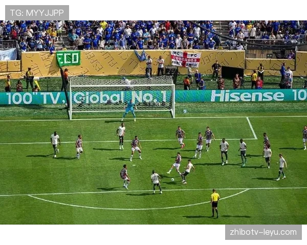 阿什拉夫续约2028展望：引领足球界新时代发展新篇章