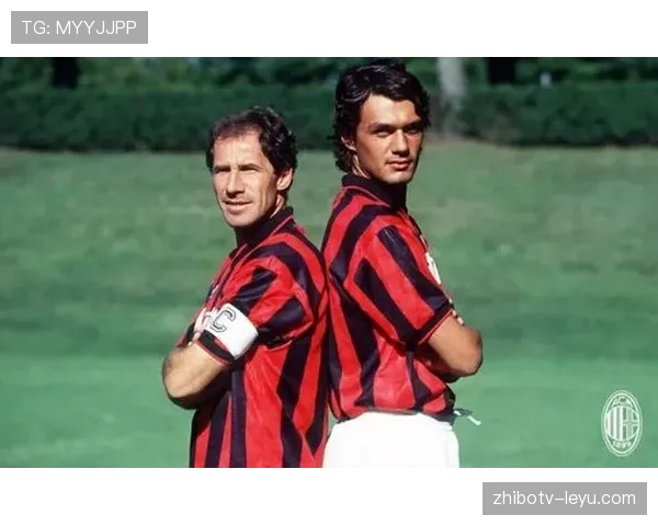 足球传奇齐聚一堂，共忆经典瞬间，重温辉煌荣耀