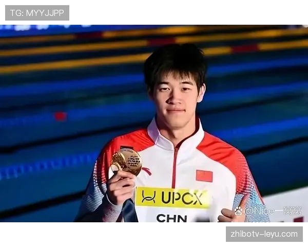 潘展乐球场上霸气十足，私底下却爱买到停不下来？